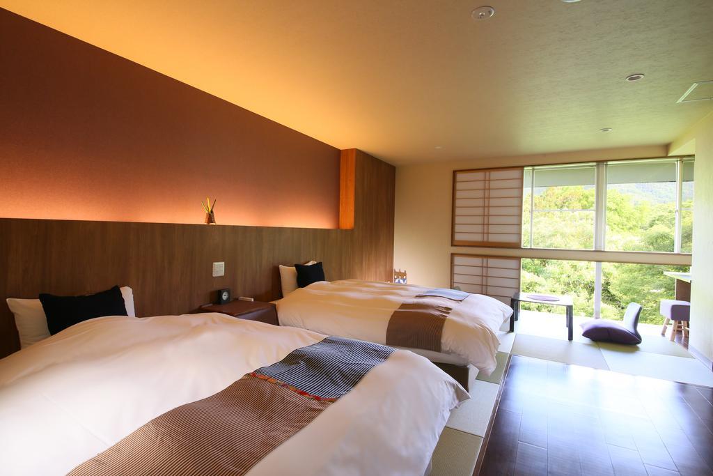 צ'יצ'יבו Hotel Miyama מראה חיצוני תמונה