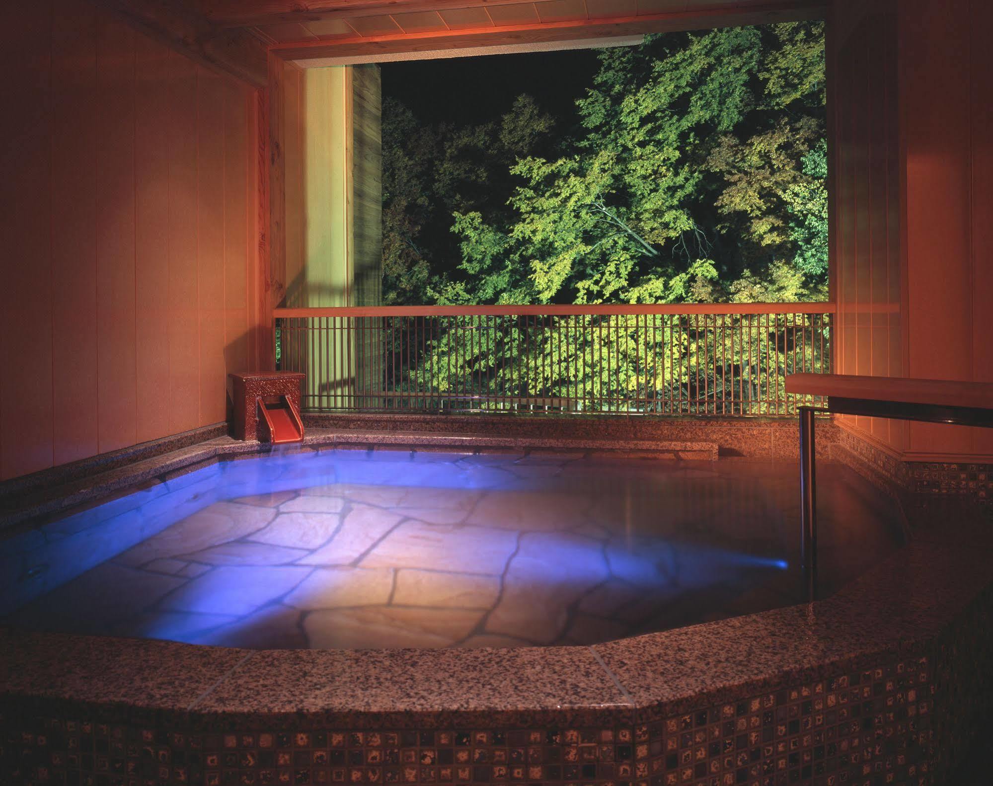 צ'יצ'יבו Hotel Miyama מראה חיצוני תמונה