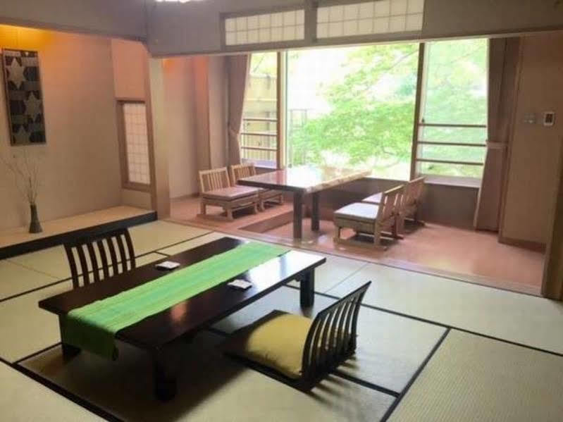צ'יצ'יבו Hotel Miyama מראה חיצוני תמונה